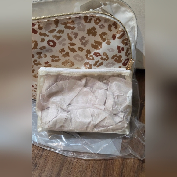 Sonia Kashuk Large Dome Makeup Bag - Picture 4 of 4